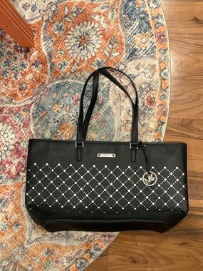 Michael Kors Violet Large Carryall Tote